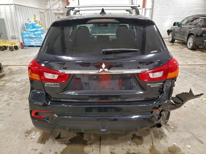 JA4AR3AU0JU017026 - 2018 MITSUBISHI OUTLANDER ES BLACK photo 6