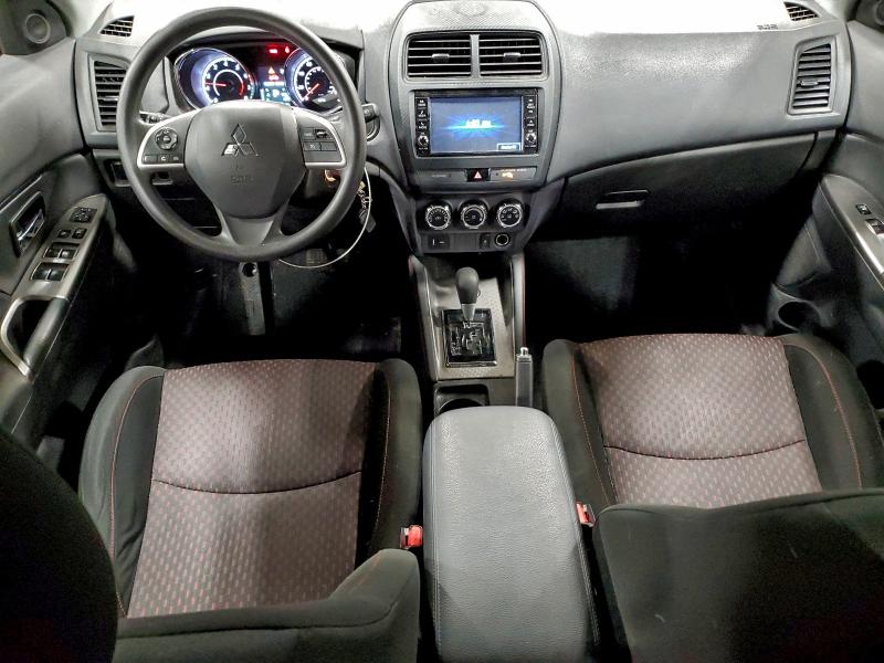 JA4AR3AU0JU017026 - 2018 MITSUBISHI OUTLANDER ES BLACK photo 8