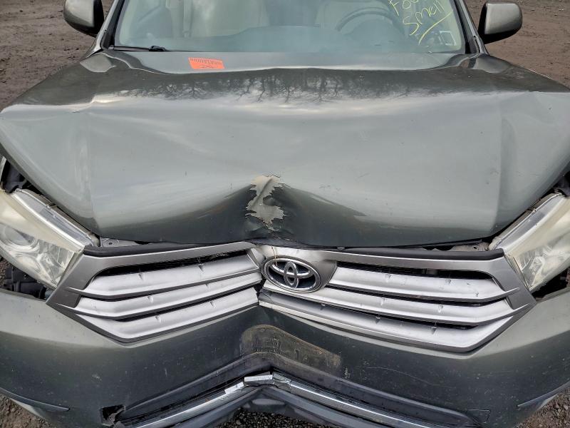 5TDBK3EH8DS244551 - 2013 TOYOTA HIGHLANDER BASE Зеленый фото 11