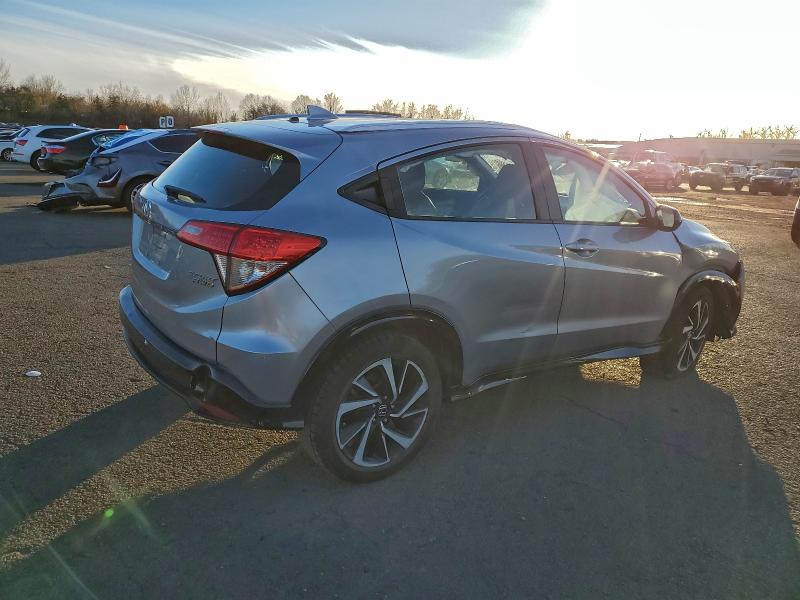 3CZRU6H11KG715132 - 2019 HONDA HR-V SPORT Srebrny zdjęcie 3