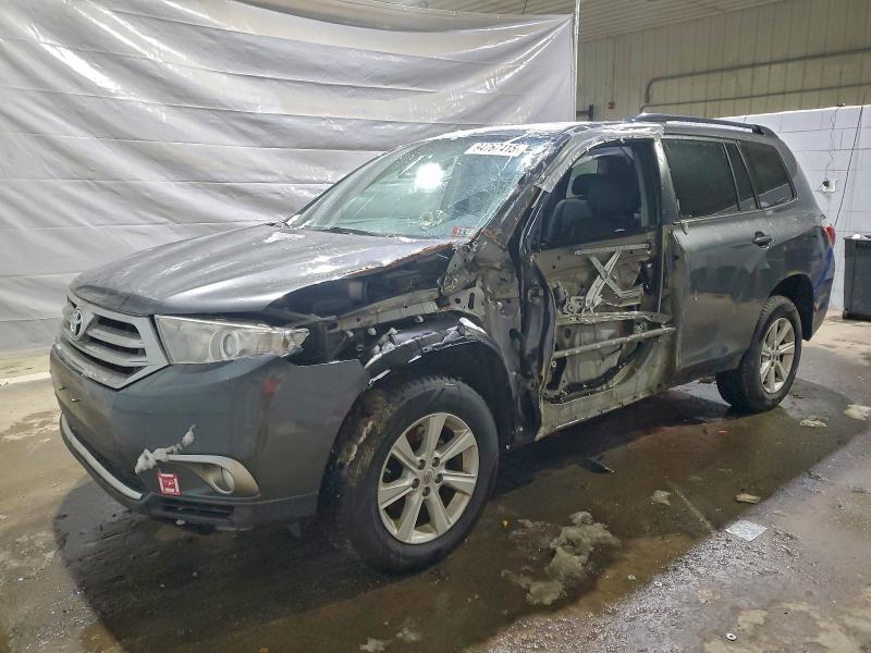 2013 TOYOTA HIGHLANDER BASE, 