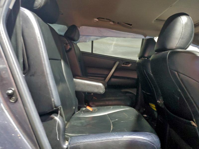 5TDBK3EH4DS265929 - 2013 TOYOTA HIGHLANDER BASE Մոխրագույն լուսանկար 11