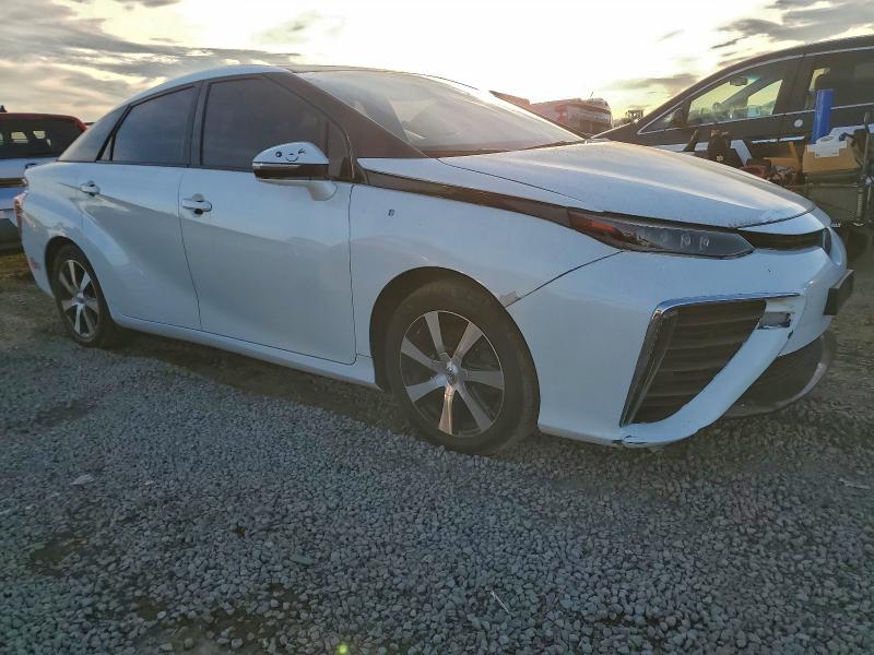 JTDBVRBD8JA004291 - 2018 TOYOTA MIRAI WHITE photo 4