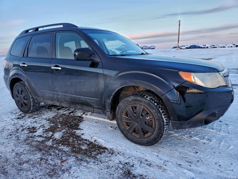 JF2SHCDC1BH734160 - 2011 SUBARU FORESTER 2.5X PREMIUM BLACK photo 4