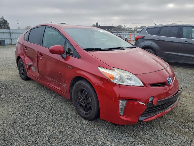 JTDKN3DU9F1937098 - 2015 TOYOTA PRIUS RED photo 4