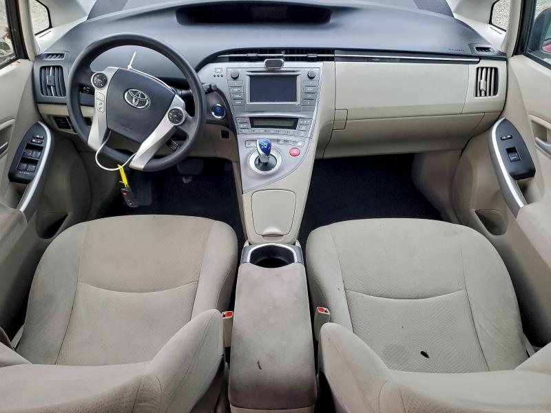 JTDKN3DU9F1937098 - 2015 TOYOTA PRIUS RED photo 8