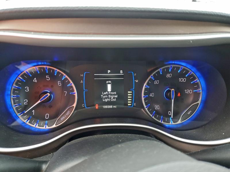 2C4RC1DG3HR634318 - 2017 CHRYSLER PACIFICA TOURING أبيض صورة 9