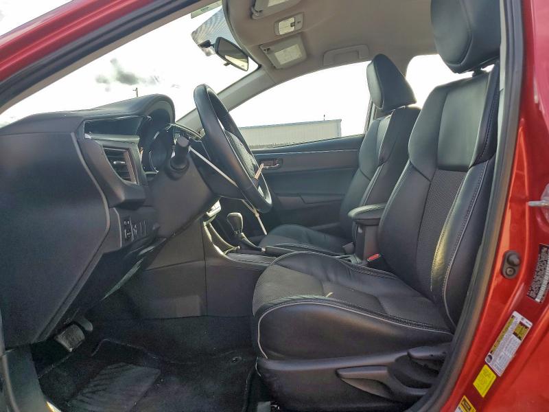 5YFBURHE2FP340170 - 2015 TOYOTA COROLLA L წითელი ფოტო 7