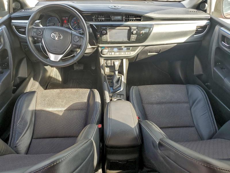 5YFBURHE2FP340170 - 2015 TOYOTA COROLLA L წითელი ფოტო 8