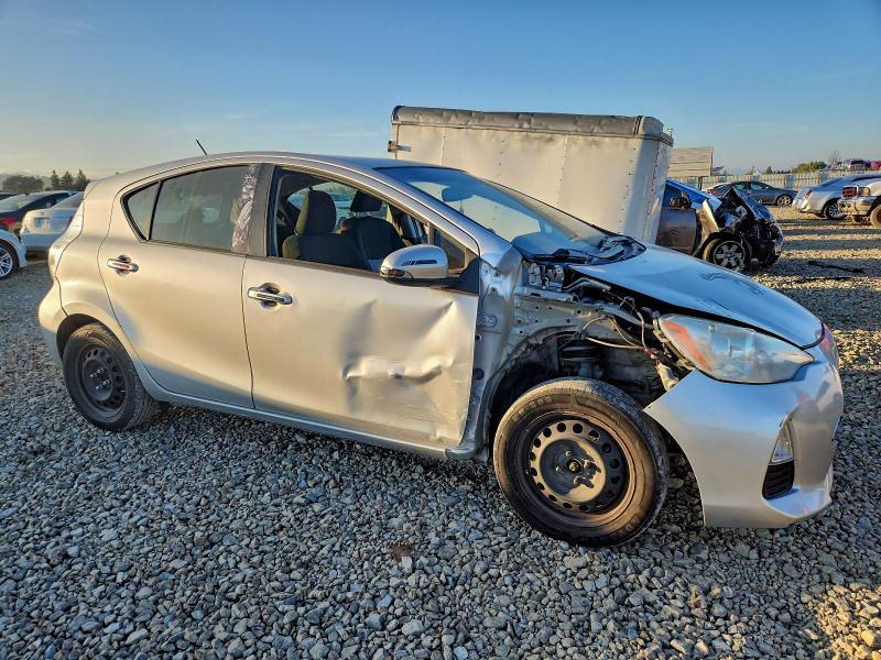 JTDKDTB35C1518853 - 2012 TOYOTA PRIUS C 银色 照片 4