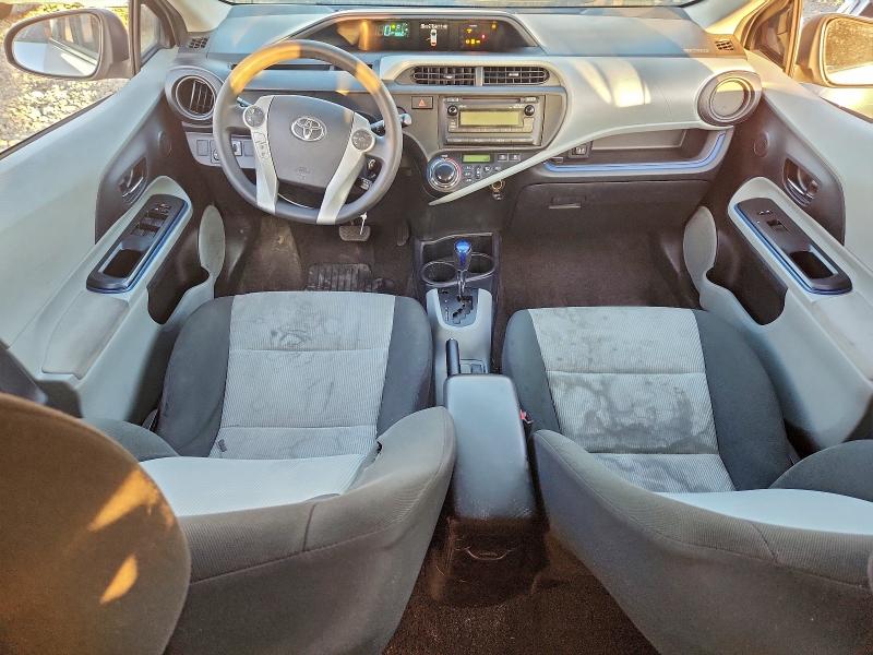 JTDKDTB35C1518853 - 2012 TOYOTA PRIUS C 银色 照片 8