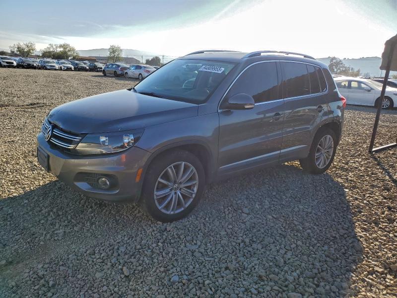 2012 VOLKSWAGEN TIGUAN S, 