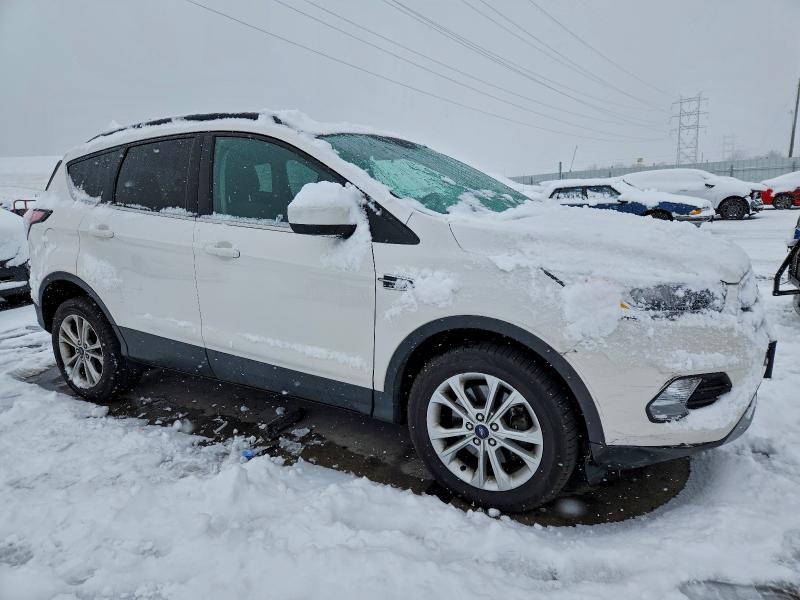 1FMCU9G91HUD32846 - 2017 FORD ESCAPE SE WHITE photo 4