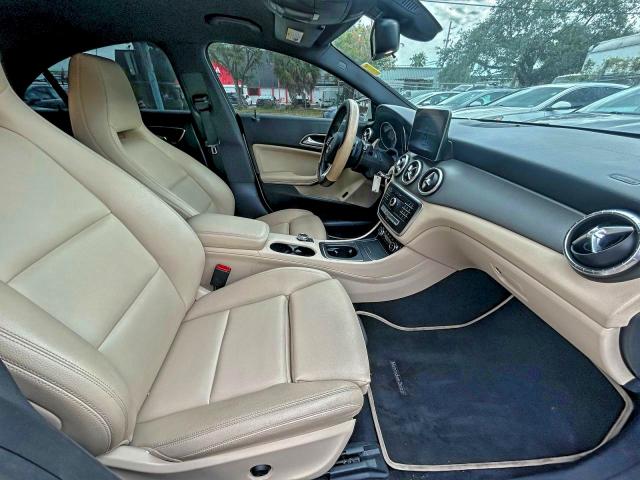 WDDSJ4EB6JN533472 - 2018 MERCEDES-BENZ CLA 250 白色 照片 5