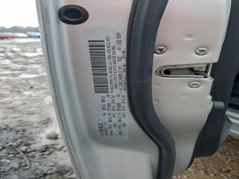 1C6RR7LGXHS589113 - 2017 RAM 1500 SLT SILVER photo 12