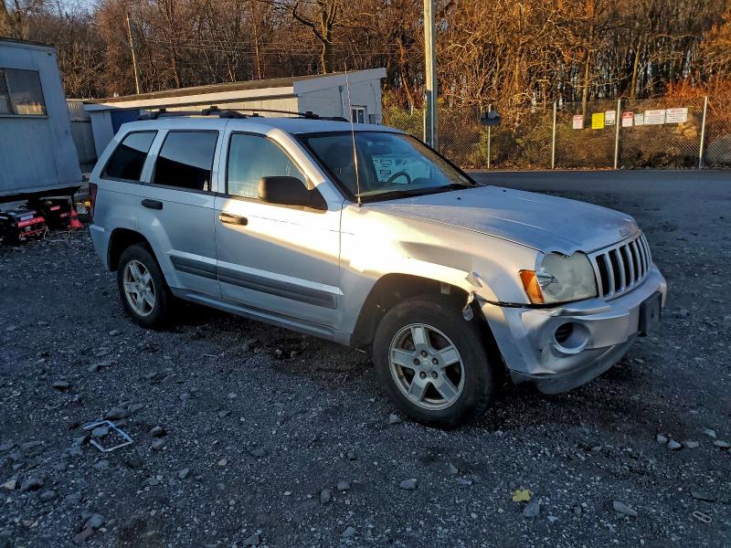 1J4GR48K16C325503 - 2006 JEEP GRAND CHER LAREDO Srebrny zdjęcie 4