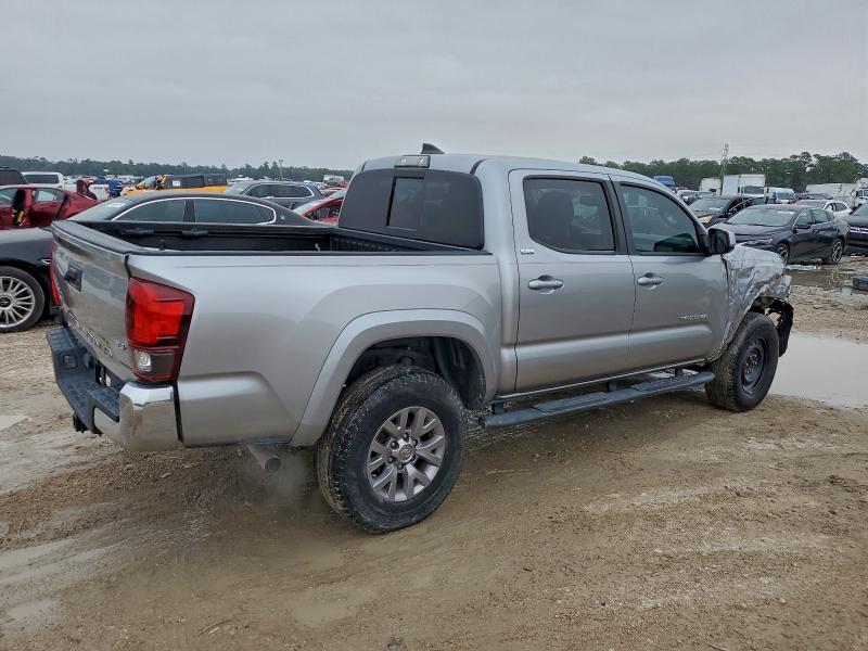 5TFAZ5CN1KX080076 - 2019 TOYOTA TACOMA DOUBLE CAB Сріблястий фото 3