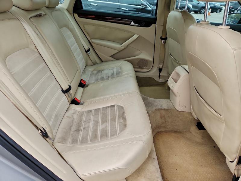 1VWCM7A38CC082109 - 2012 VOLKSWAGEN PASSAT SEL 银色 照片 10