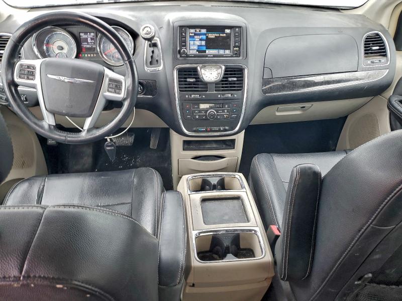 2C4RC1CG0DR803013 - 2013 CHRYSLER TOWN & COU TOURING L BLACK photo 8