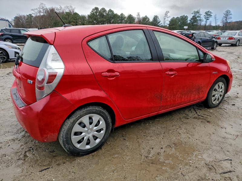 JTDKDTB33C1506460 - 2012 TOYOTA PRIUS C Rot Foto 3