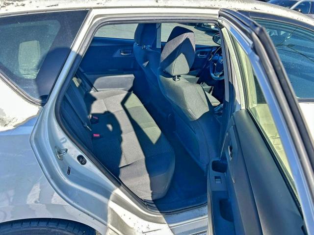 JTNKARJE5JJ558292 - 2018 TOYOTA COROLLA IM WHITE photo 6