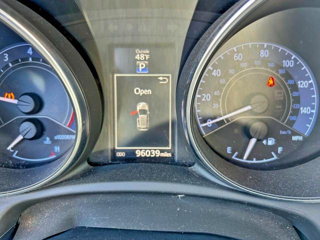 JTNKARJE5JJ558292 - 2018 TOYOTA COROLLA IM WHITE photo 8