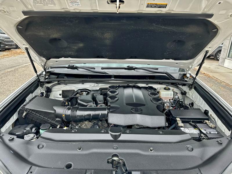 JTEBU5JR5J5558076 - 2018 TOYOTA 4RUNNER SR5/SR5 PREMIUM WHITE photo 7