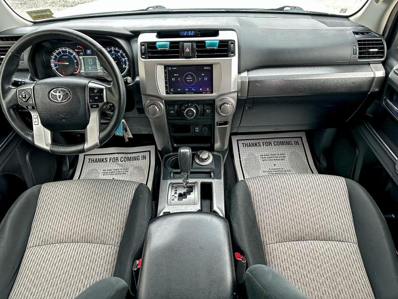 JTEBU5JR5J5558076 - 2018 TOYOTA 4RUNNER SR5/SR5 PREMIUM WHITE photo 9