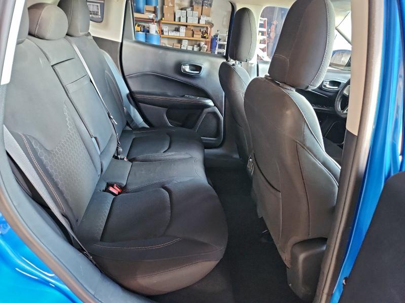 3C4NJDAB4JT107860 - 2018 JEEP COMPASS SPORT 蓝色 照片 11