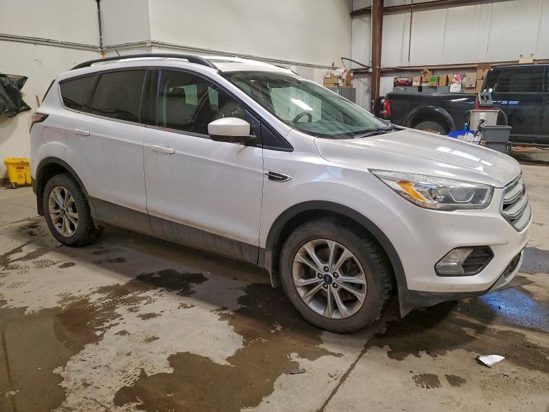 1FMCU9HD1JUA13892 - 2018 FORD ESCAPE SEL Ақ фото 4