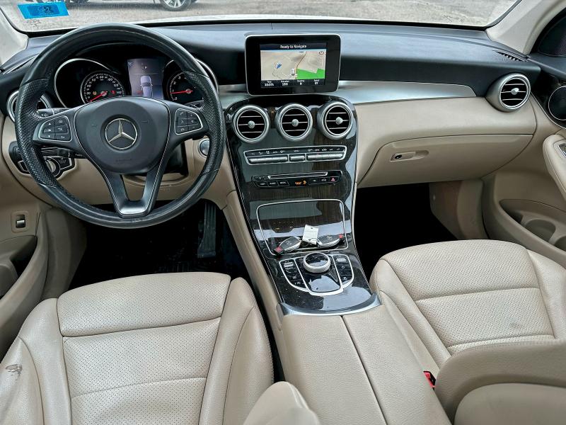 WDC0G4KB8JV015491 - 2018 MERCEDES-BENZ GLC 300 4MATIC WHITE photo 9