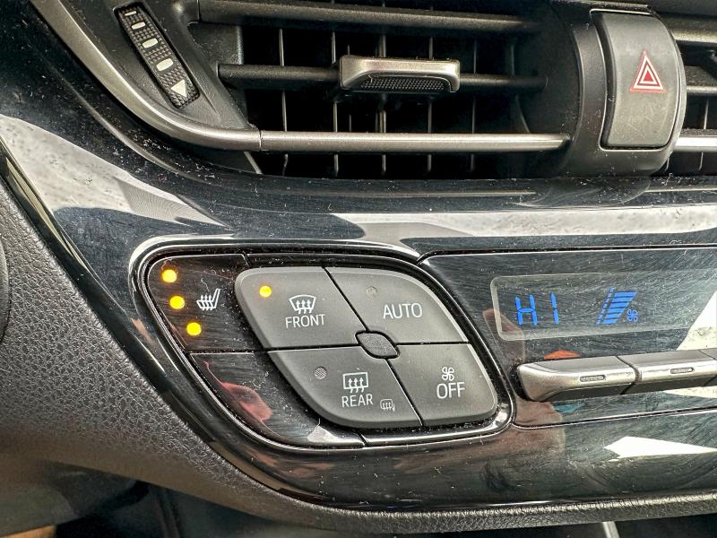 NMTKHMBX2JR029953 - 2018 TOYOTA C-HR XLE Argent photo 11