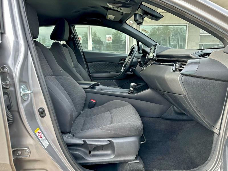 NMTKHMBX2JR029953 - 2018 TOYOTA C-HR XLE Argent photo 5
