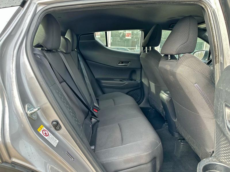 NMTKHMBX2JR029953 - 2018 TOYOTA C-HR XLE Argent photo 6