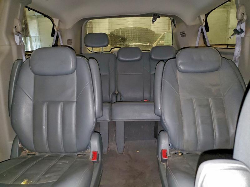 2A8HR54P28R716812 - 2008 CHRYSLER TOWN & COU TOURING MAROON photo 10