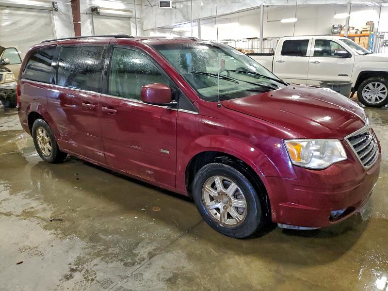 2A8HR54P28R716812 - 2008 CHRYSLER TOWN & COU TOURING MAROON photo 4
