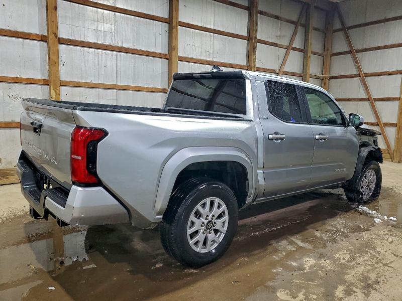 3TMKB5FN5RM010052 - 2024 TOYOTA TACOMA DOUBLE CAB 银色 照片 3