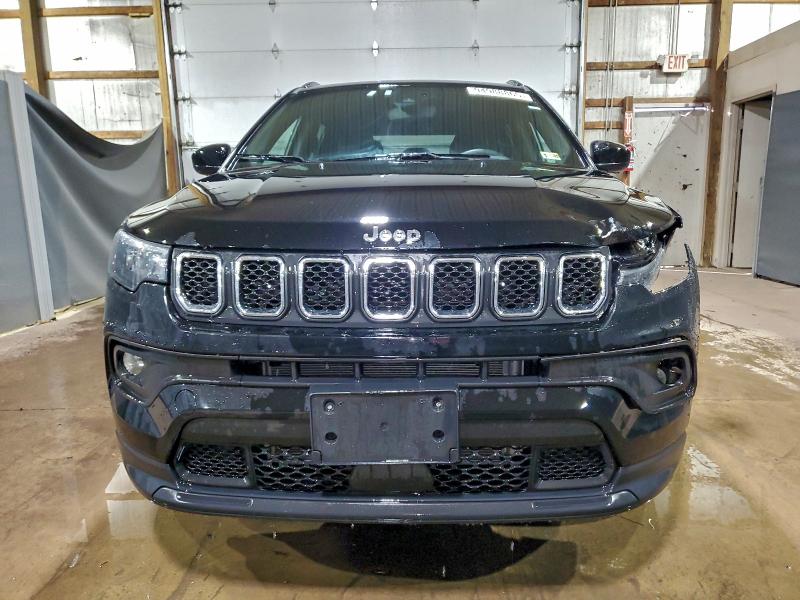 3C4NJDBN9RT598978 - 2024 JEEP COMPASS LATITUDE Qara foto 5