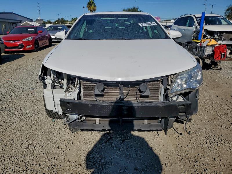 4T1BK1FK3DU532189 - 2013 TOYOTA CAMRY SE WHITE photo 5