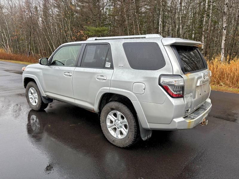 JTEBU5JR1E5201502 - 2014 TOYOTA 4RUNNER SR5 SILVER photo 4