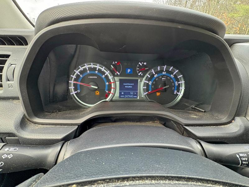 JTEBU5JR1E5201502 - 2014 TOYOTA 4RUNNER SR5 SILVER photo 8