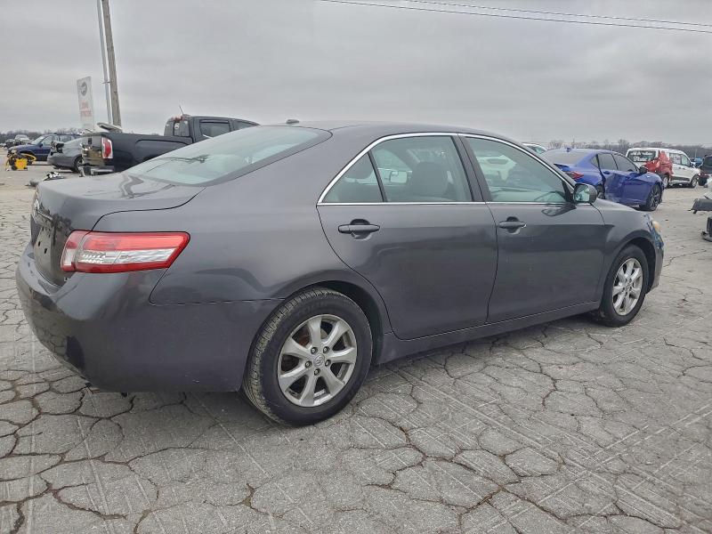 4T4BF3EK2BR146397 - 2011 TOYOTA CAMRY BASE رمادي صورة 3