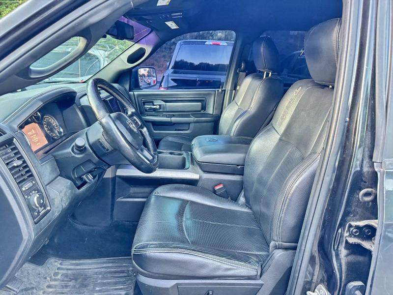 1C6RR7YT3JS199417 - 2018 RAM 1500 REBEL Schwarz Foto 11