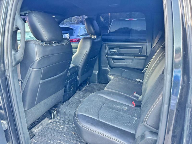 1C6RR7YT3JS199417 - 2018 RAM 1500 REBEL Schwarz Foto 12