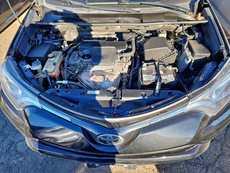 2T3BFREV7JW781161 - 2018 TOYOTA RAV4 LE Սև լուսանկար 12