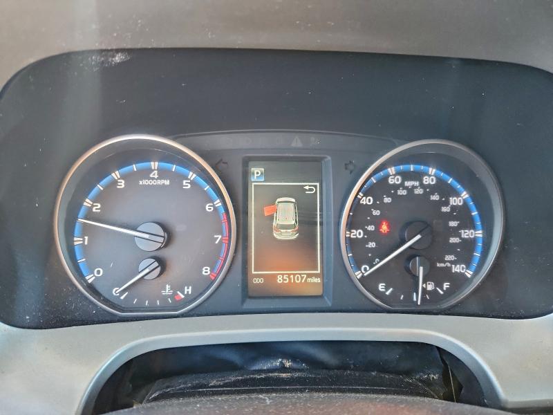 2T3BFREV7JW781161 - 2018 TOYOTA RAV4 LE Սև լուսանկար 9