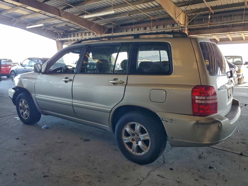 JTEGD21AX20044902 - 2002 TOYOTA HIGHLANDER GOLD photo 2