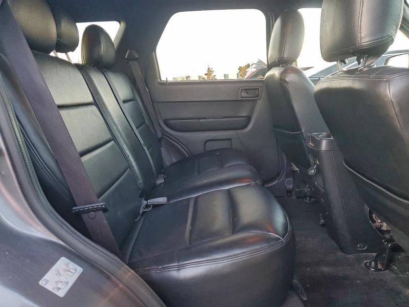 1FMCU0D74BKA68670 - 2011 FORD ESCAPE XLT ნაცრისფერი ფოტო 11