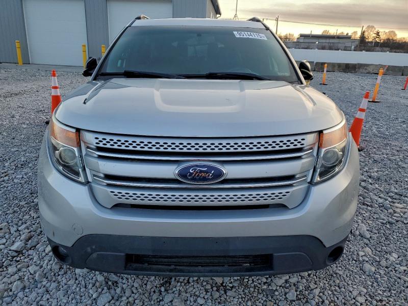 1FM5K8D84FGA13439 - 2015 FORD EXPLORER XLT 银色 照片 5