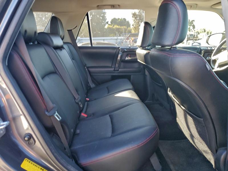 JTEBU5JR7F5226065 - 2015 TOYOTA 4RUNNER SR5/SR5 PREMIUM GRAY photo 11
